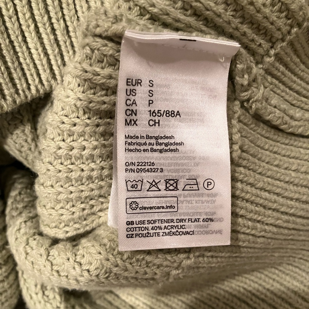 H&M Sage Green Cardigan - size small - NWT - Picture 3 of 3